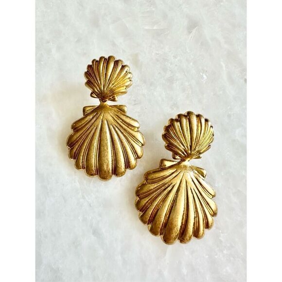 Gold mermaid double clamshell dangle earrings  - Picture 2 of 3